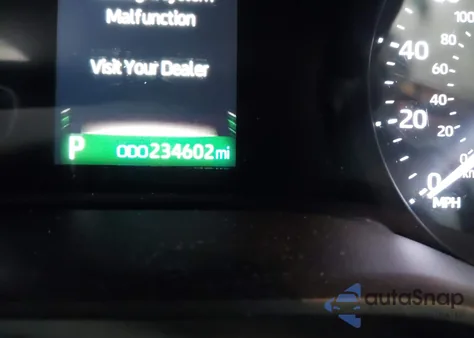 2021 Toyota Sienna Le z USA, uszkodzony, nr VIN 5TDKRKEC8MS030220